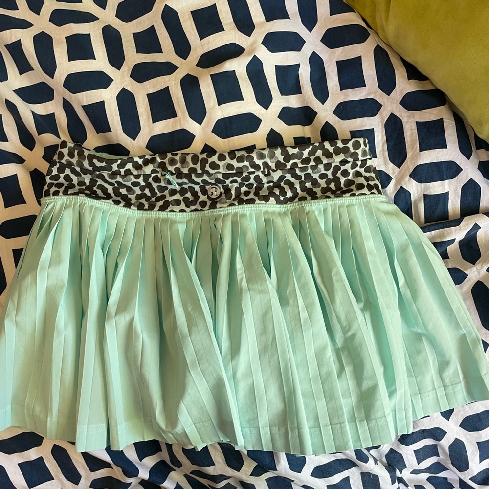 RARE lululemon skirt
